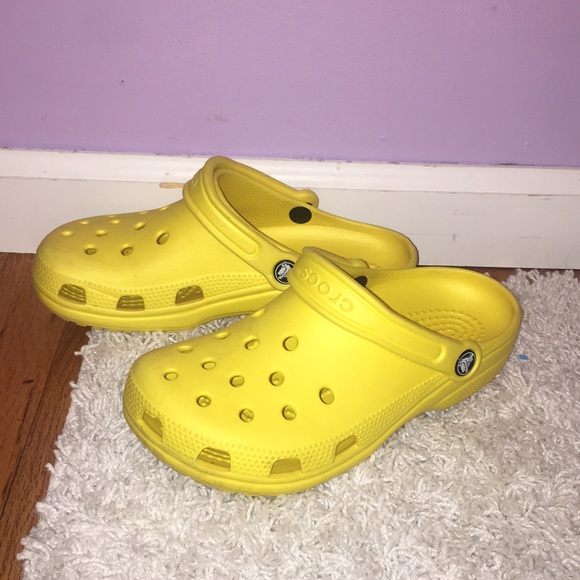yellow crocs womens size 7